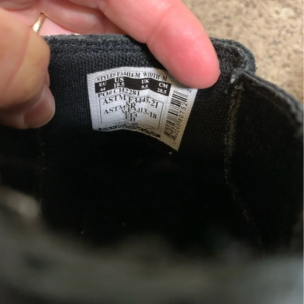 Carhartt men’s leather black composite toe boots 10.5